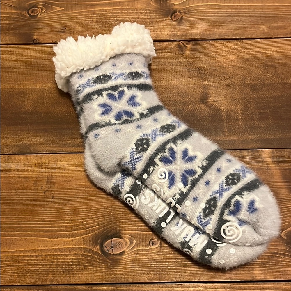 Musk Luk brand Cozy Fuzzy Socks with Blue and Gray Pattern